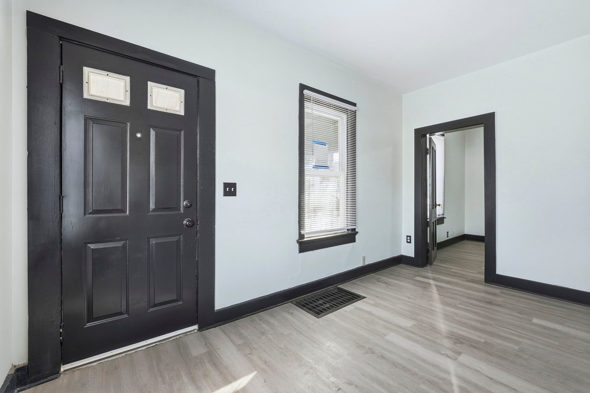 Fort Wayne House: 2406 Miner st