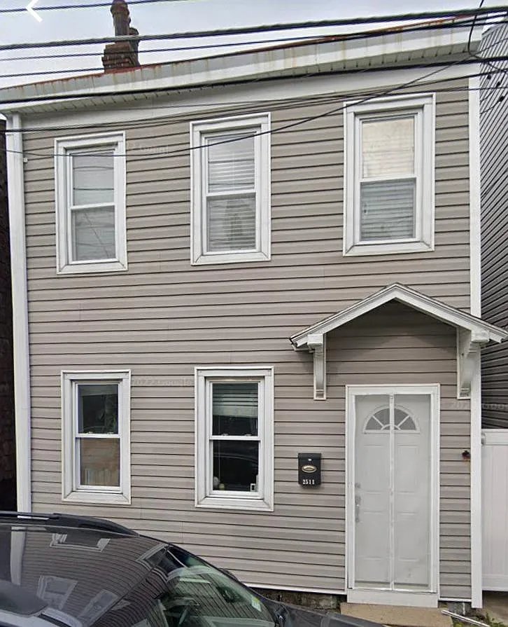 Pittsburgh House: 2511 Larkins Way