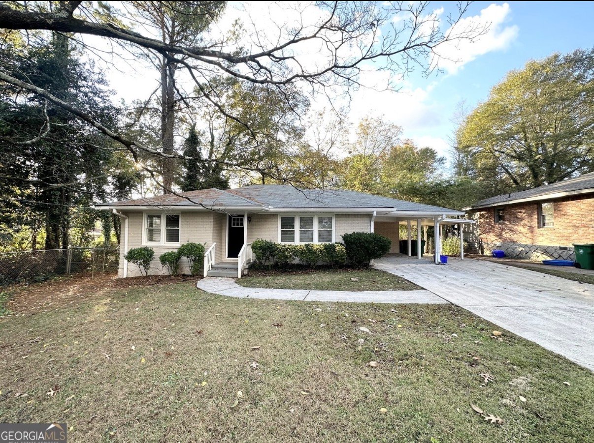 Decatur House: 1737 McKenzie Dr