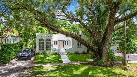 Coral Gables House: 633 Alcazar