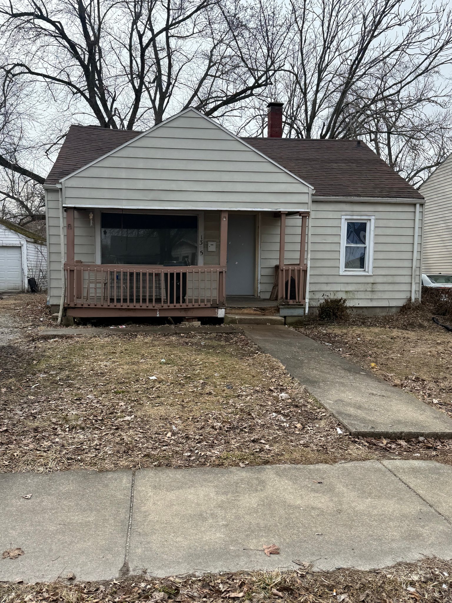 Decatur House: 1305 E Whitmer St