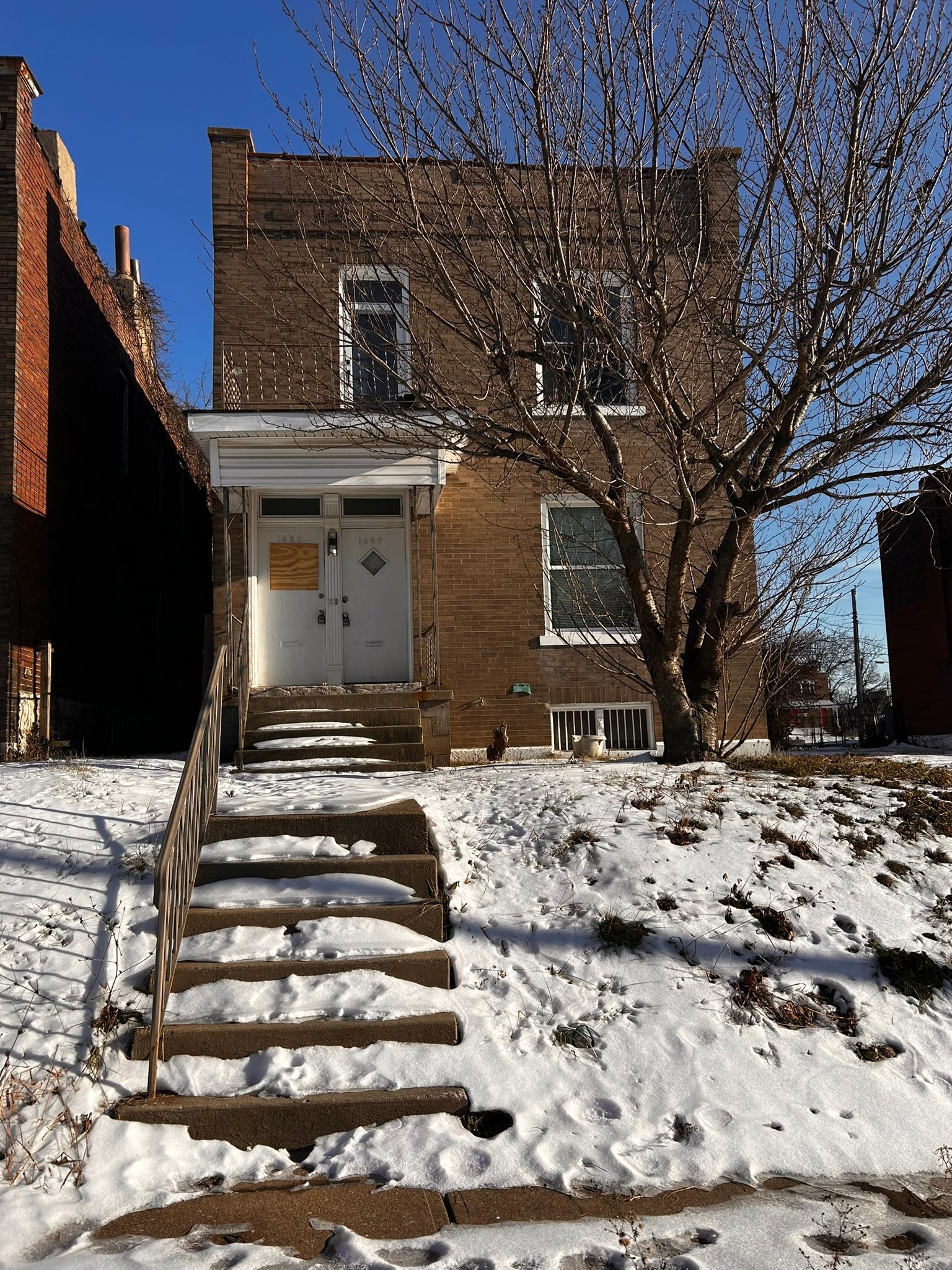 St. Louis House: 1460 Laurel St