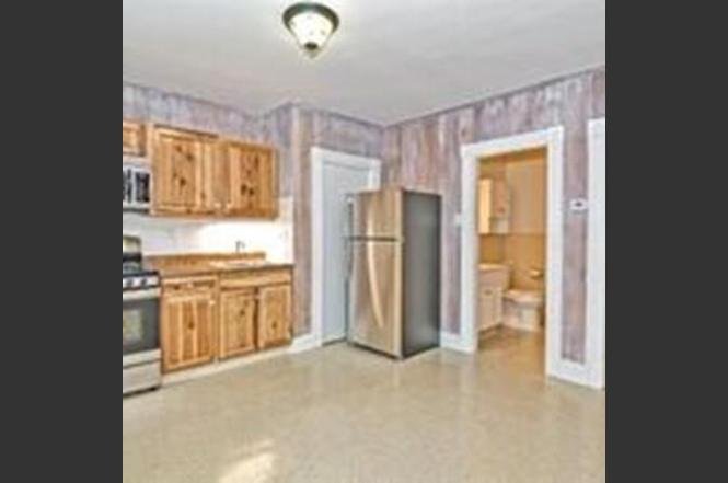 NORTH ANDOVER Multiplex: 25R Saunders Street