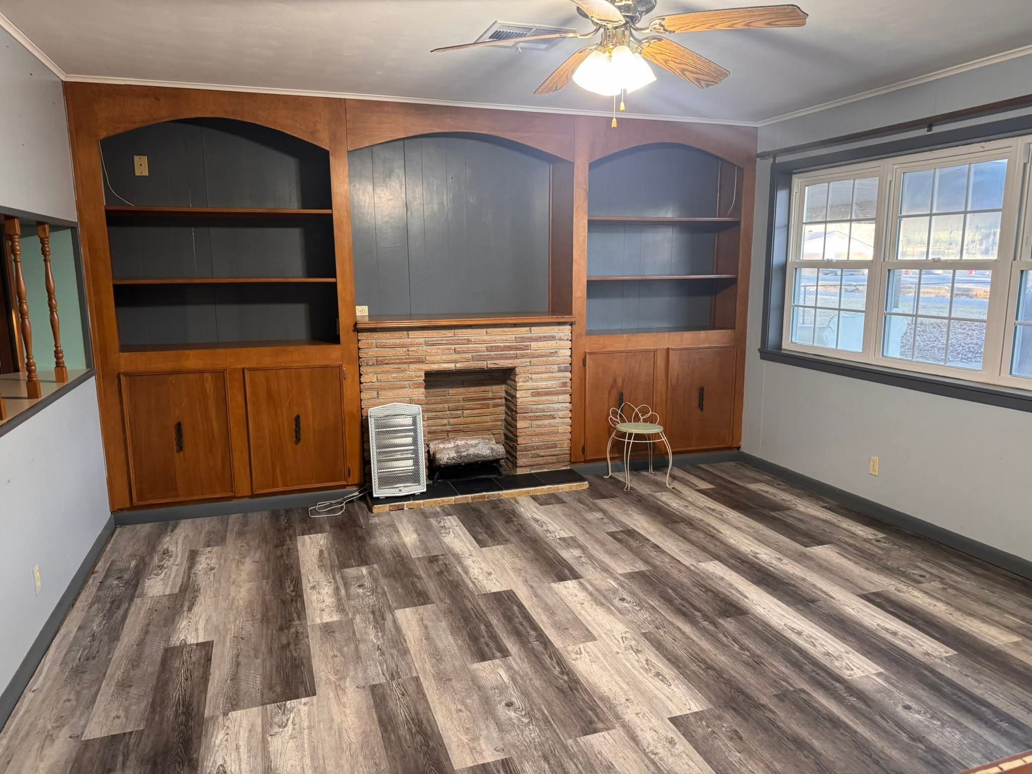 Monroe House: 196 Burney Dr