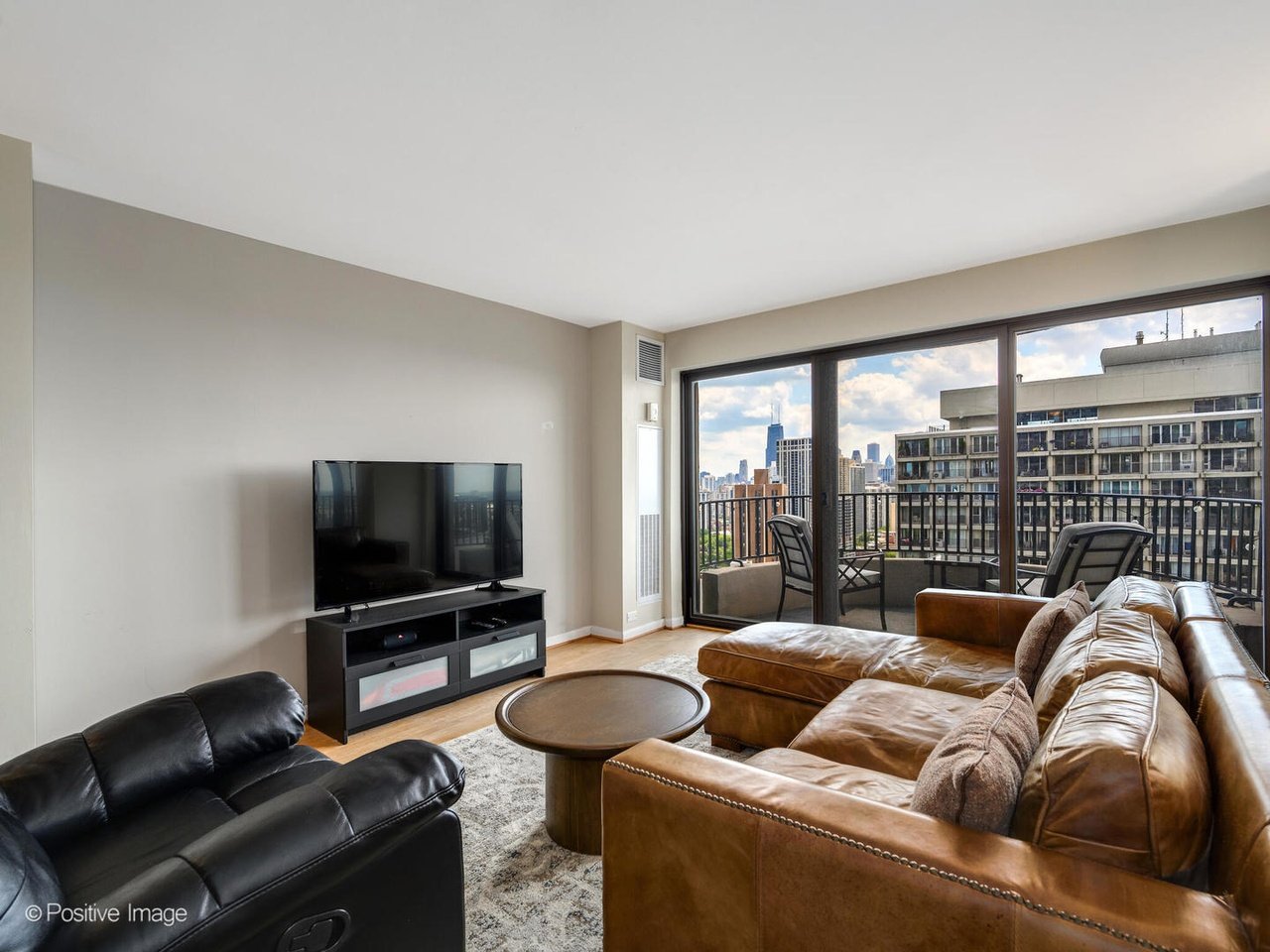 Chicago Condo: 2020 N Lincoln Park West