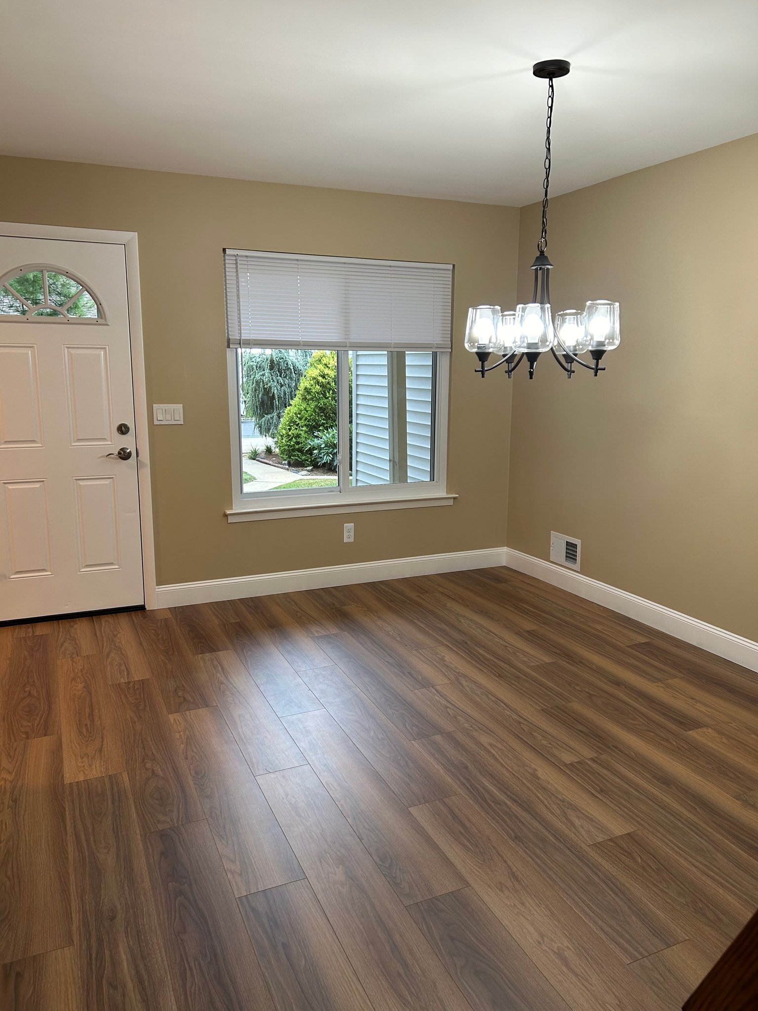 Freehold Townhome: 13 Inwood Terrace