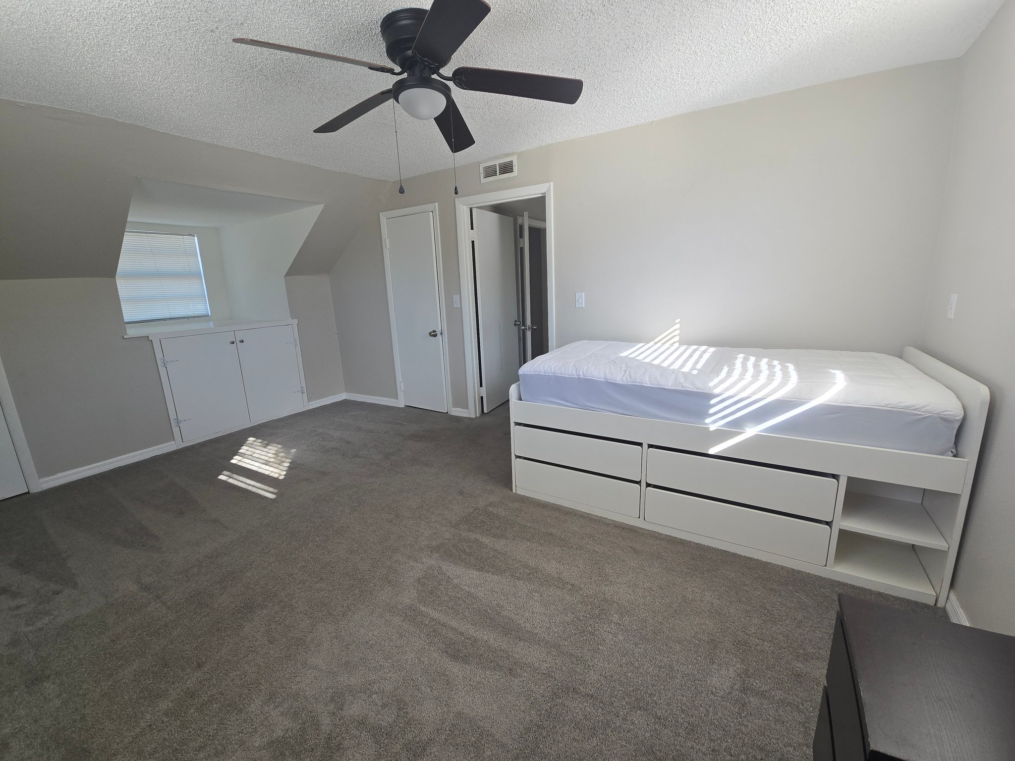 Largo House: 3796 139th Ave