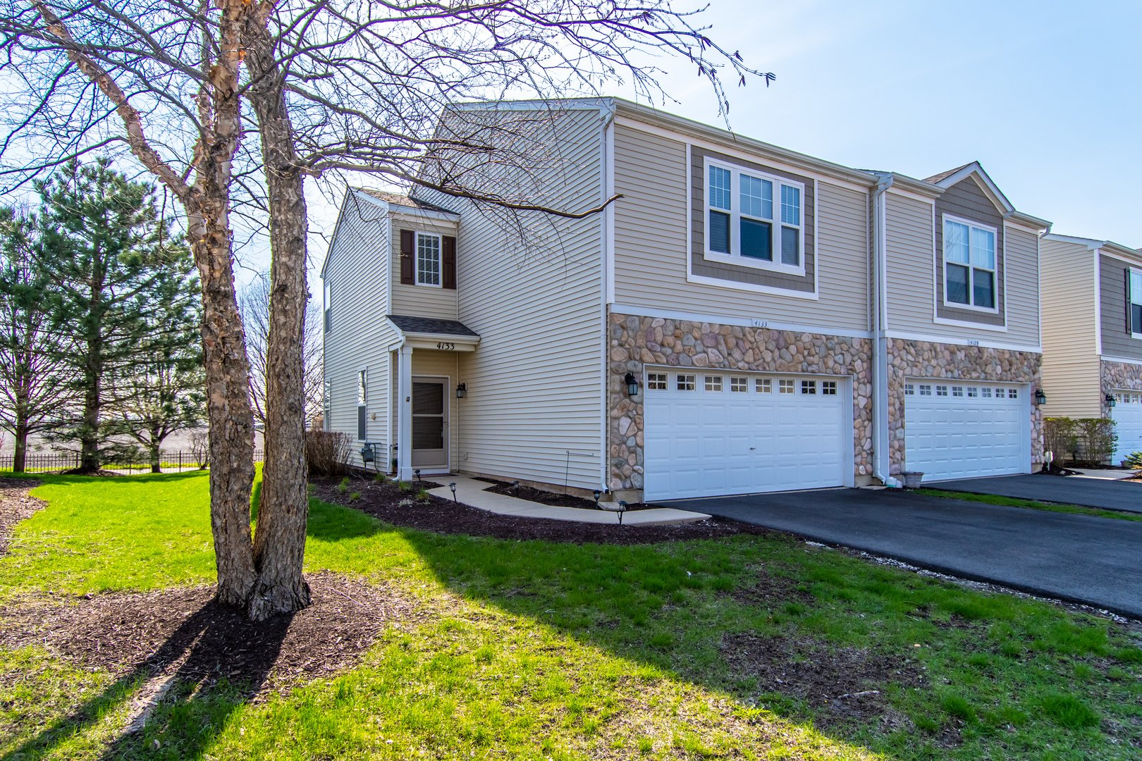 Aurora Townhome: 4133 Blackstone drive