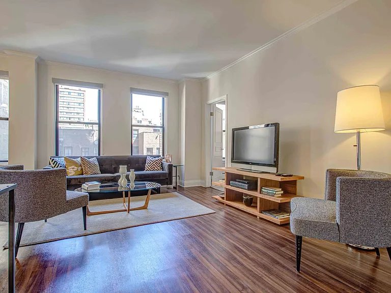 Chicago Condo: 208 E Chestnut St
