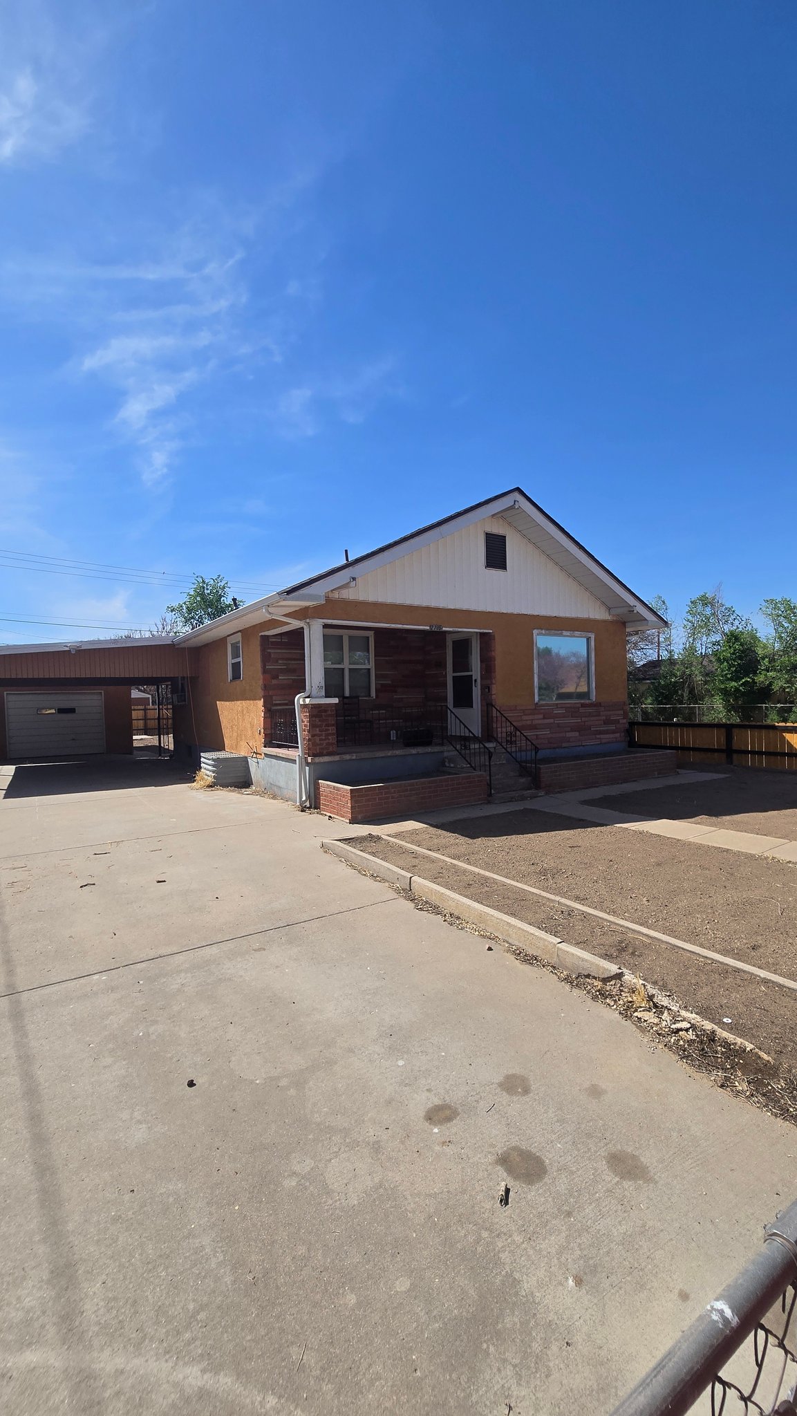 Pueblo House: 2715 Cedar St