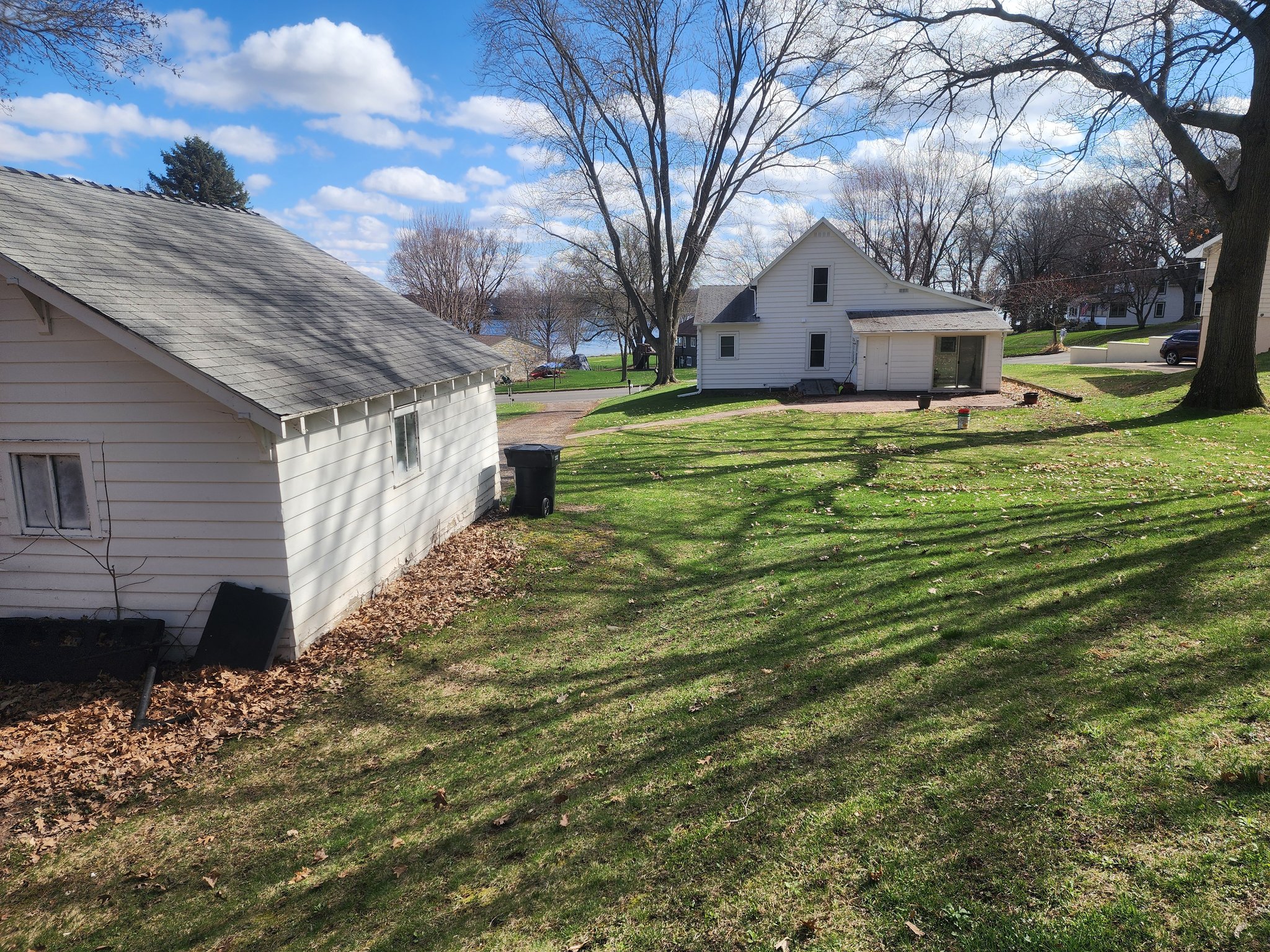 Amery House: 230 Arlington Dr