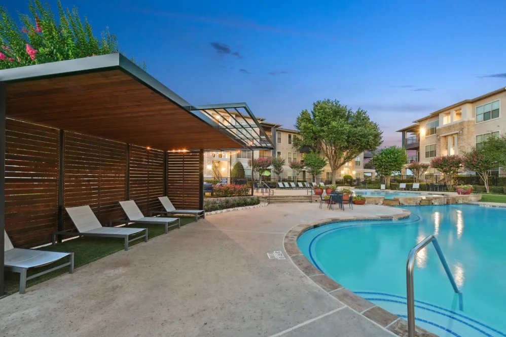 Fort Worth Apartment: 7301 Oakmont Blvd