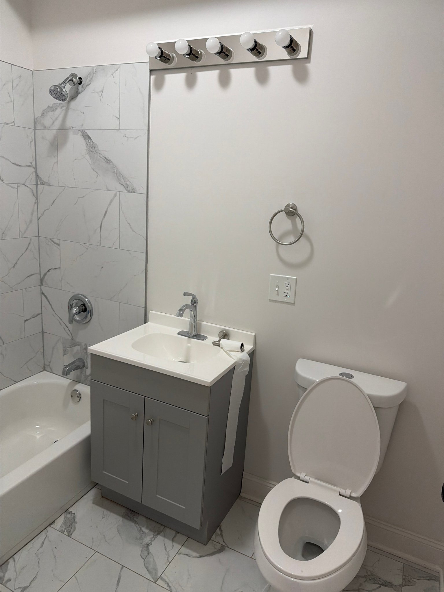 Chicago Multiplex: 1529 E 72nd St