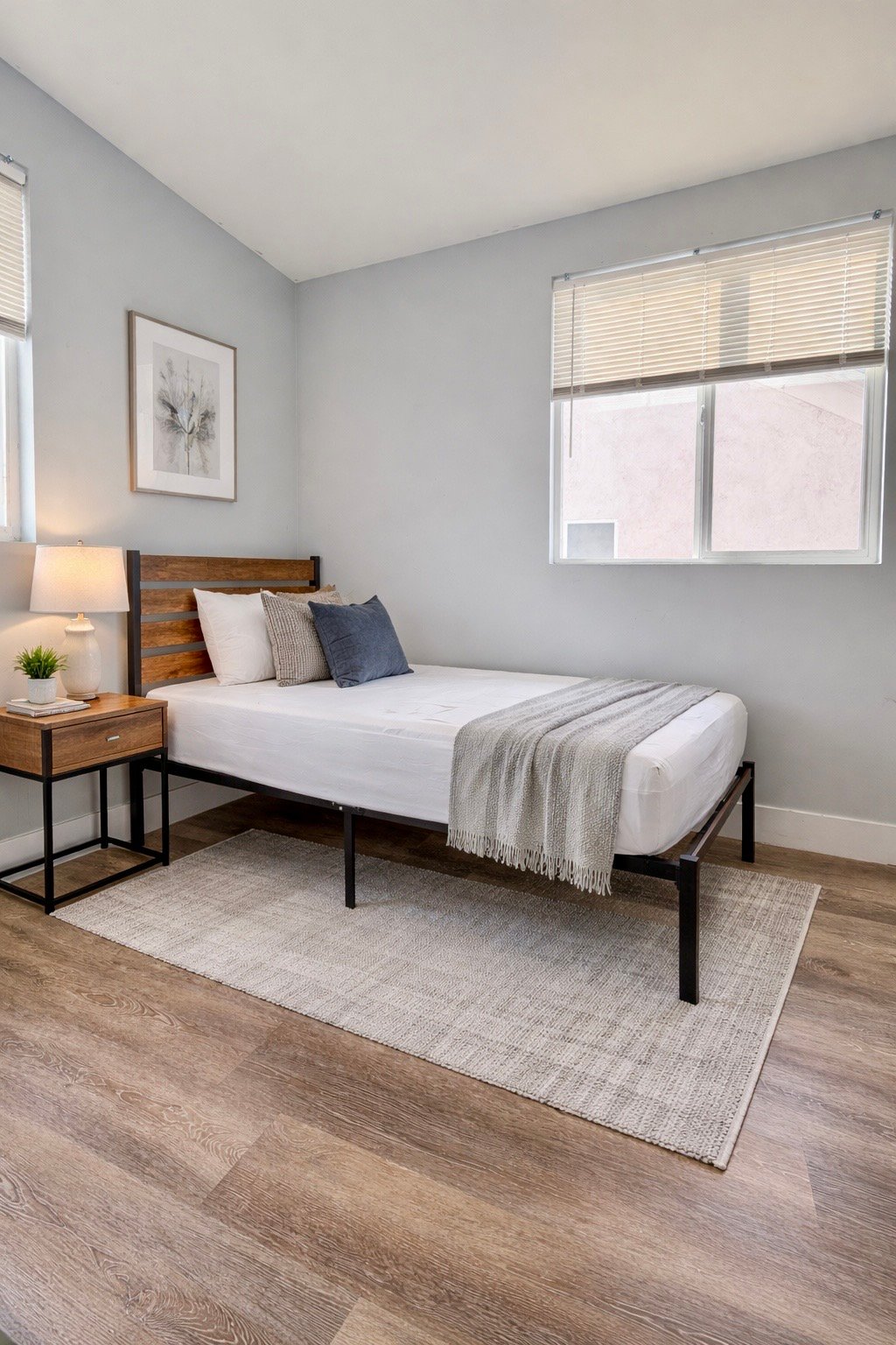 Los Angeles Townhome: 608 E 29th St