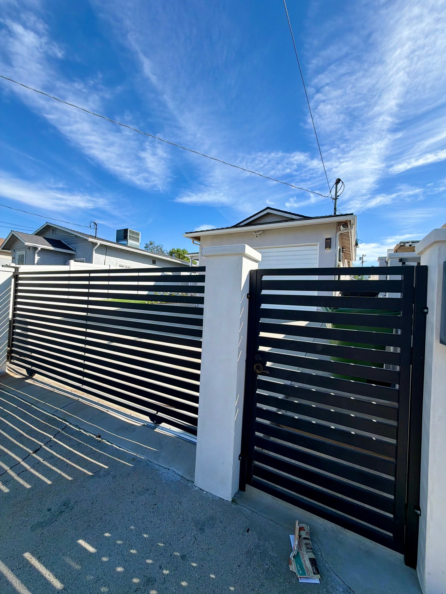 Sunland House: 10622 McVine Ave