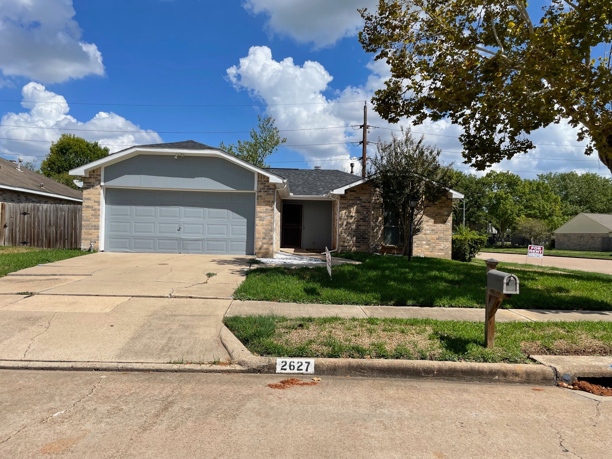 Sugar Land House: 2627 Old Fort Rd