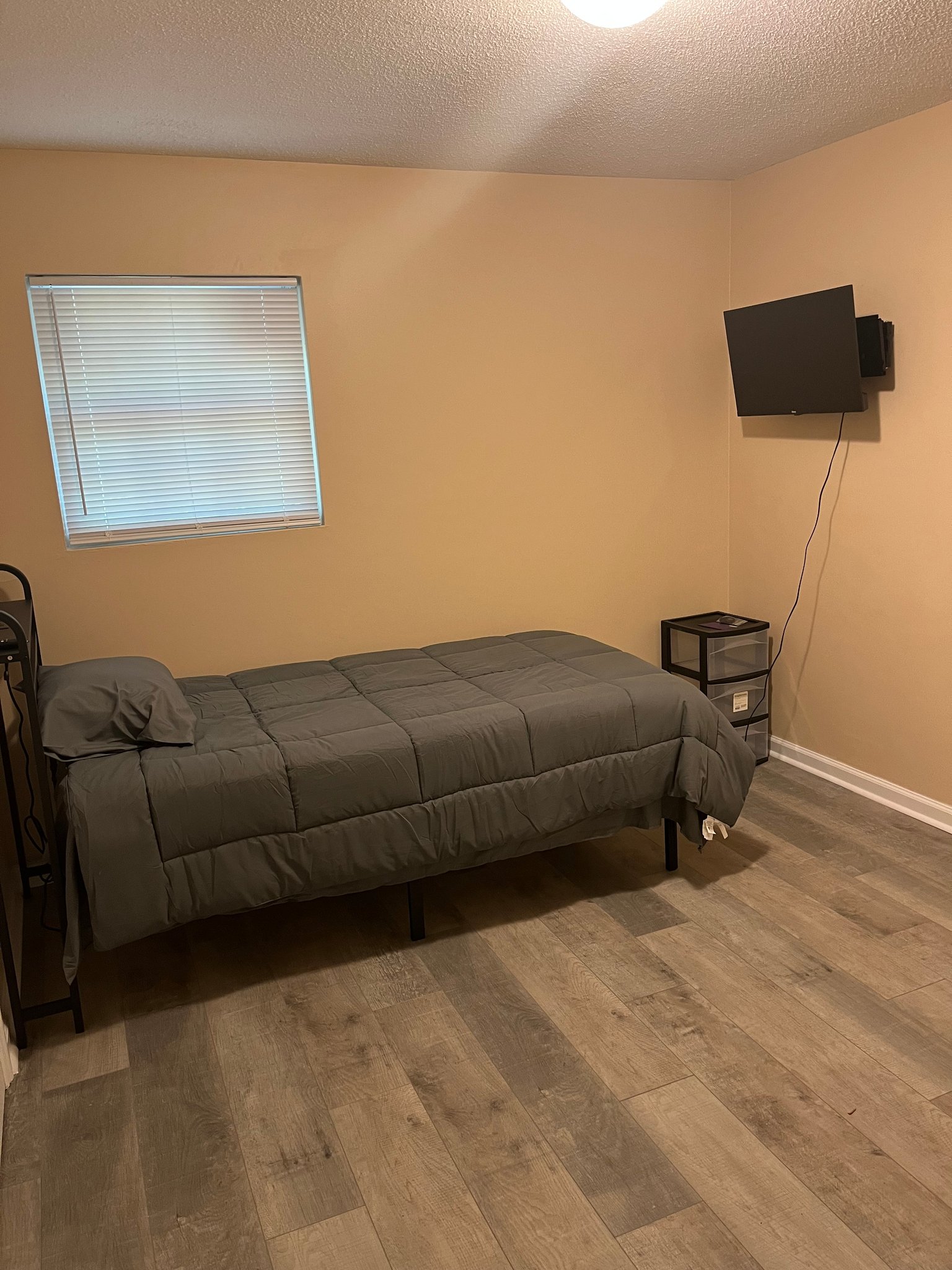 Columbia House: 1016 Flamingo Dr