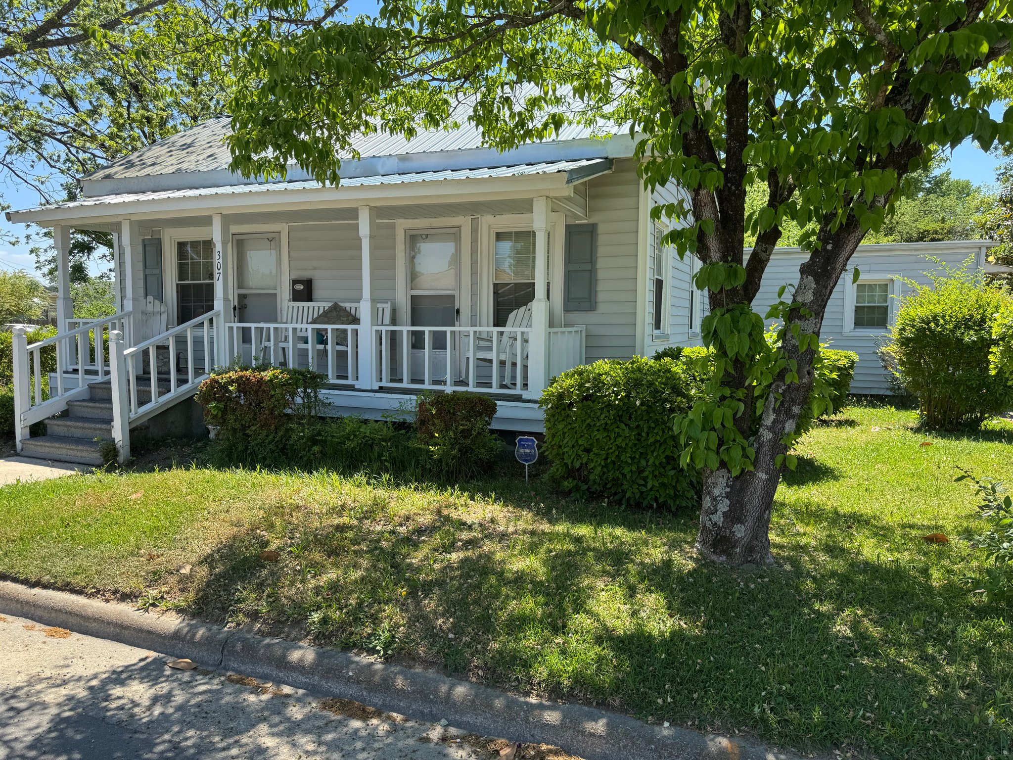 Dunn Other: 307 W Greenwood St