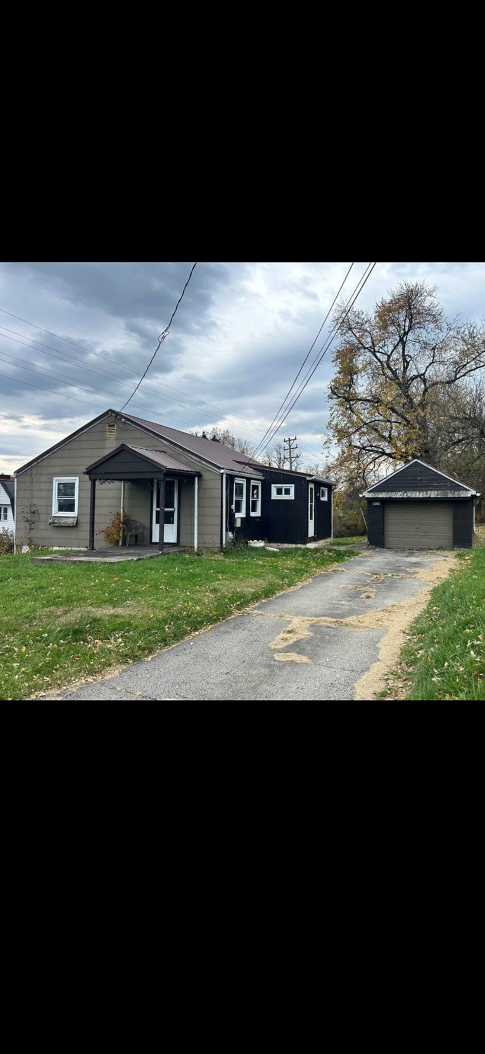 Clairton House: 1347 High Rd