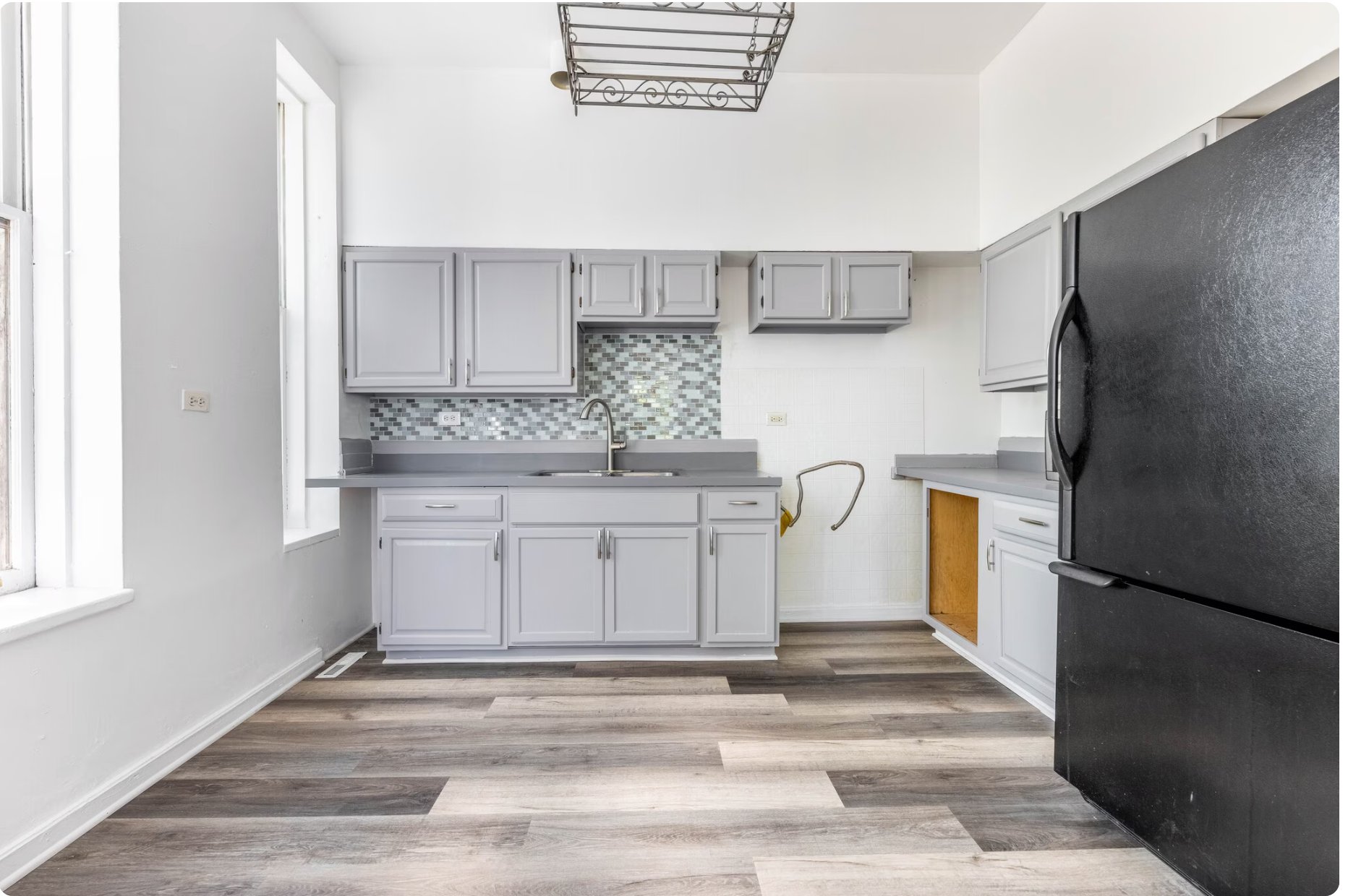 Chicago Multiplex: 901 W 19th St Unit 3