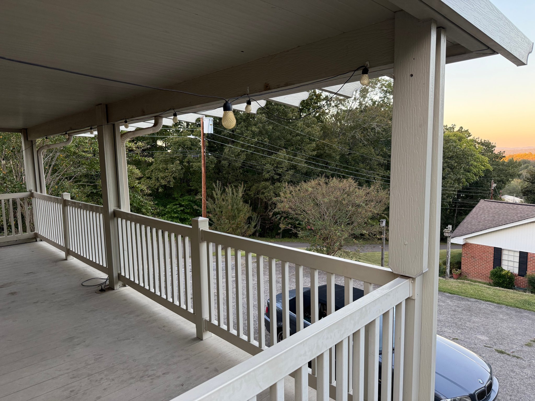 Rossville House: 212 White Oak St