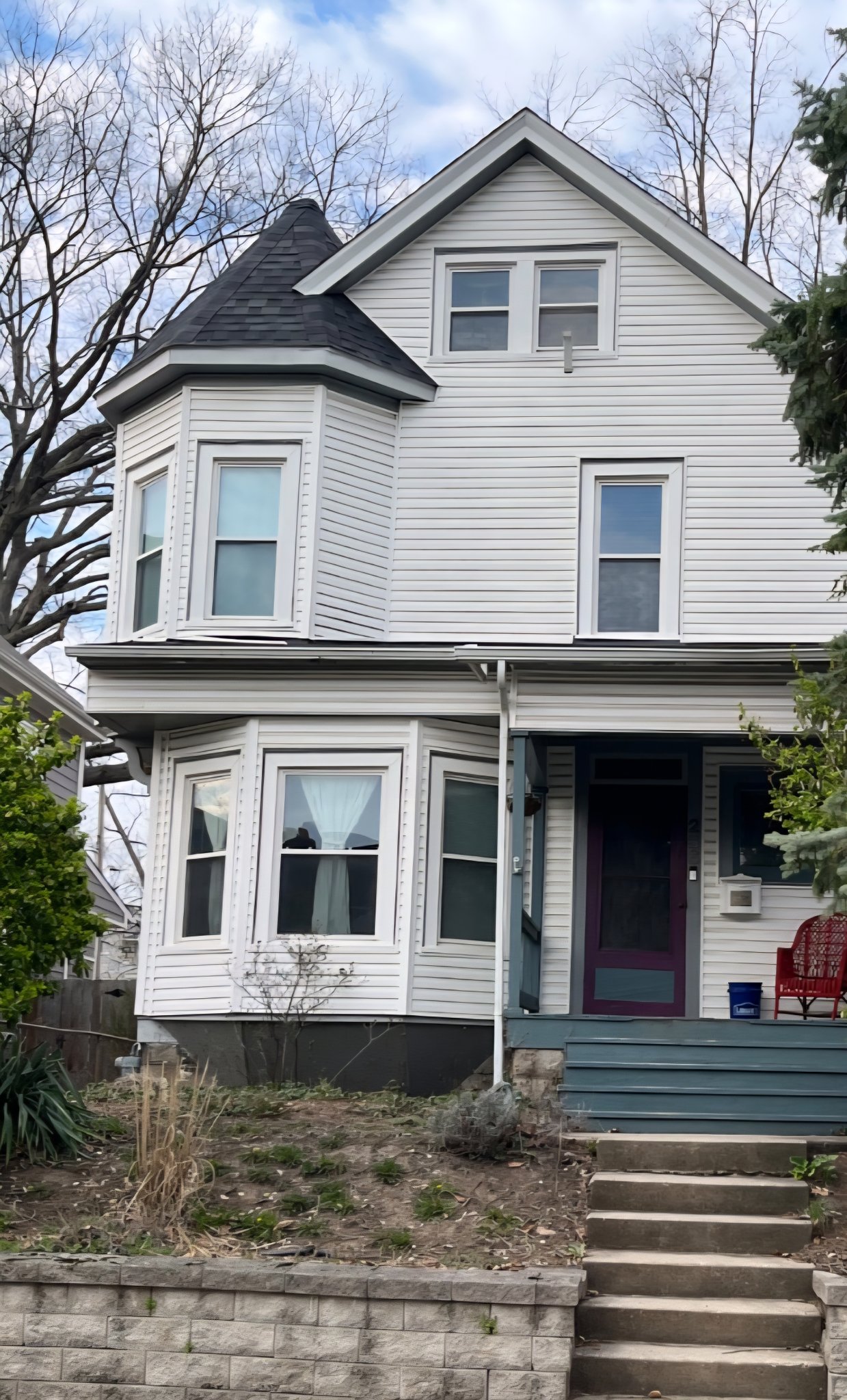 Columbus House: 236 E Maynard Ave