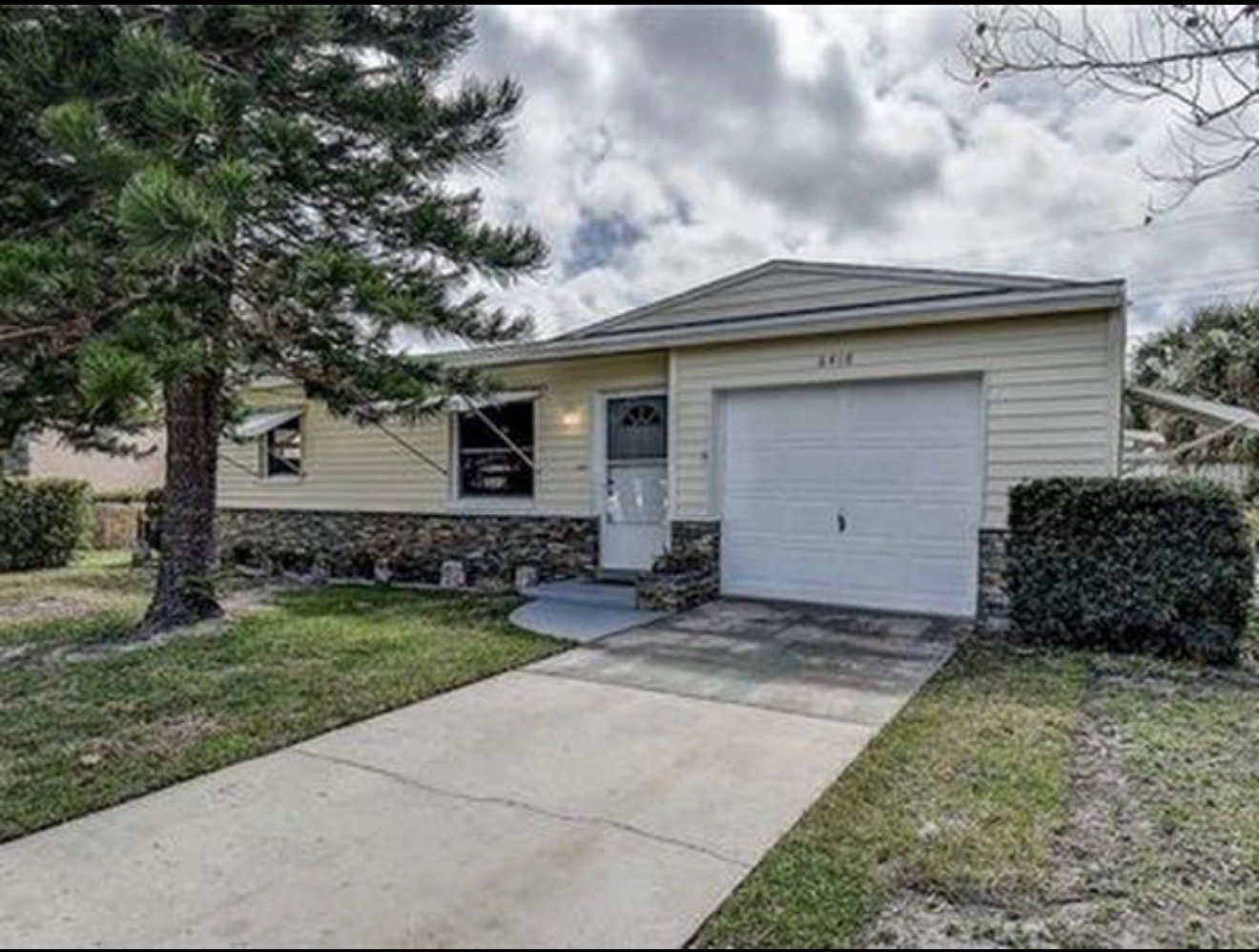 Kenneth City House: 6418 43rd Avenue North