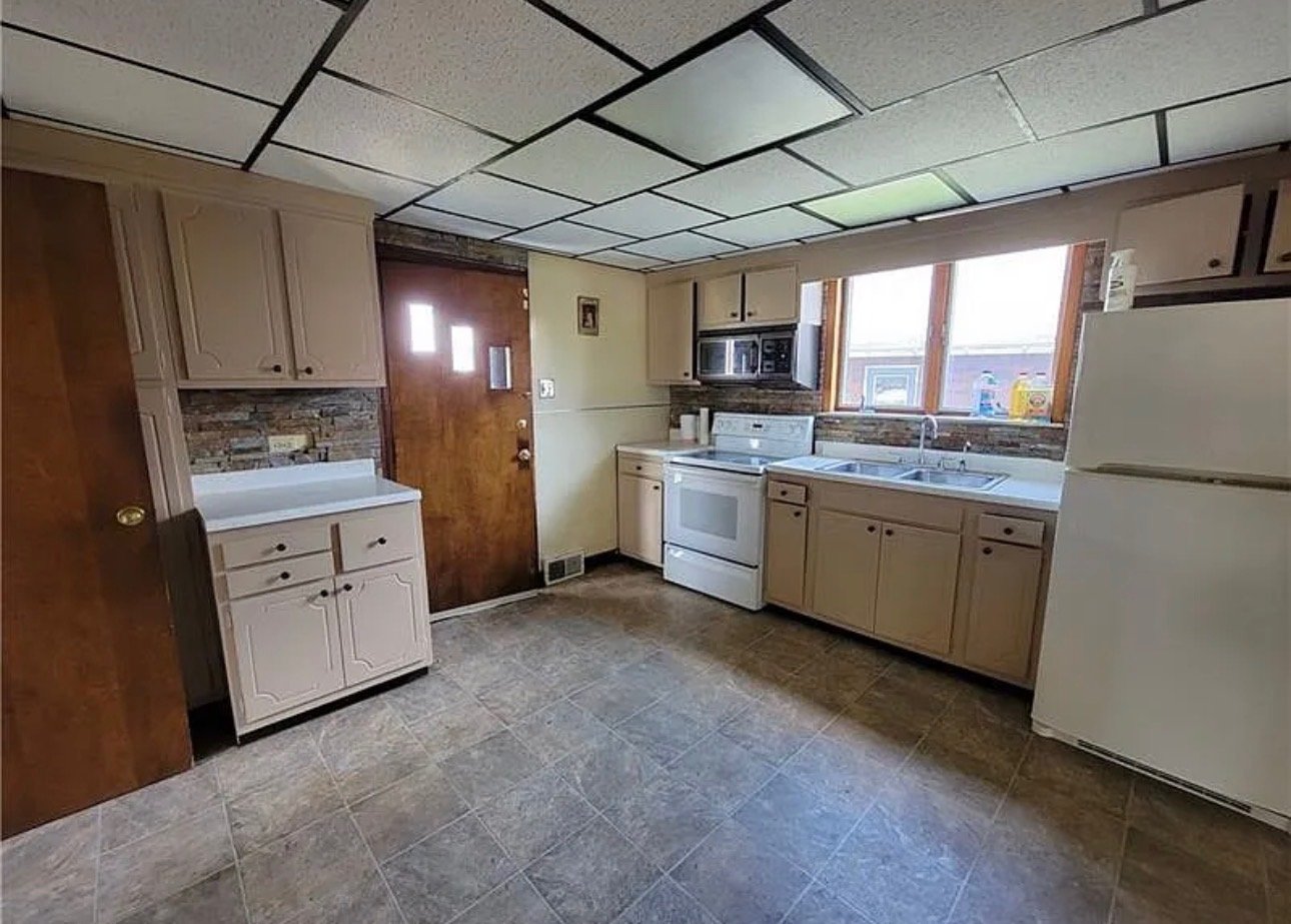 Butler House: 404 w Cunningham st