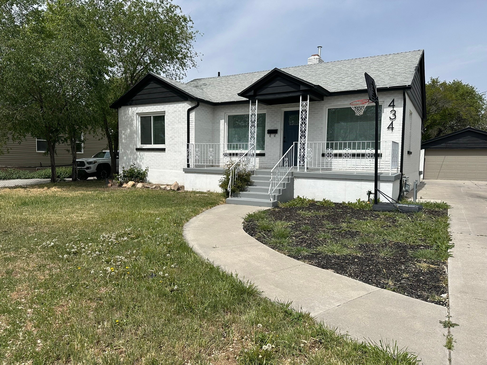 Midvale House: 434 W Alta View Dr