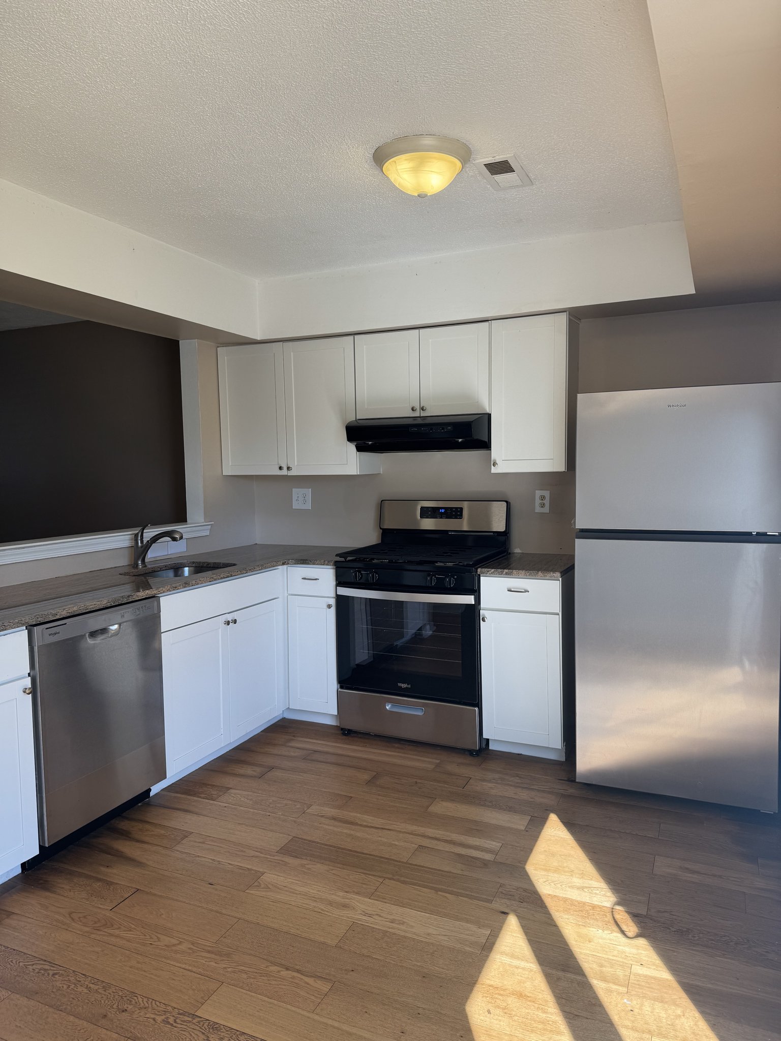 Sewell Condo: 102 Covered bridge ct