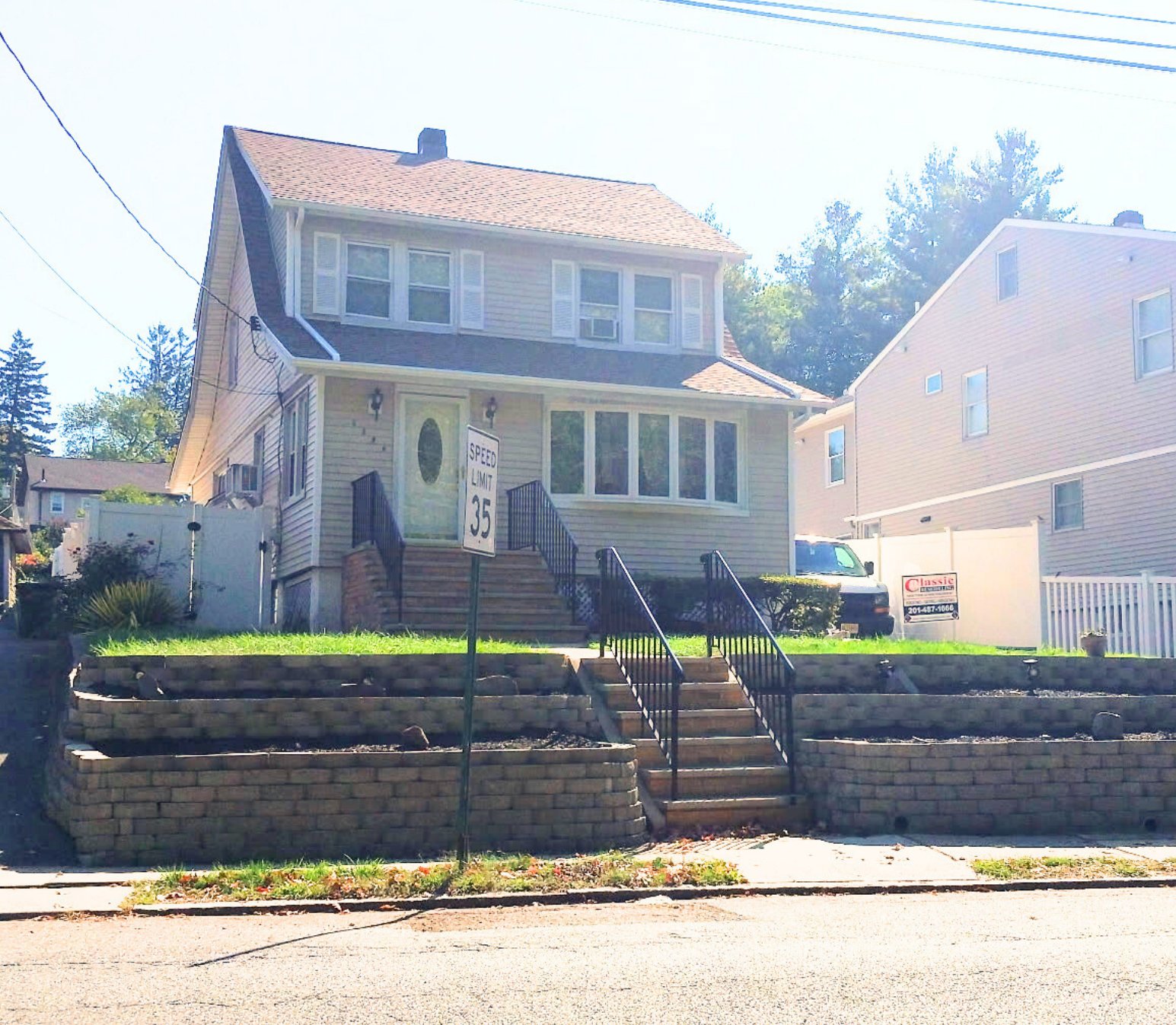 Teaneck House: 1153 Queen Anne Rd