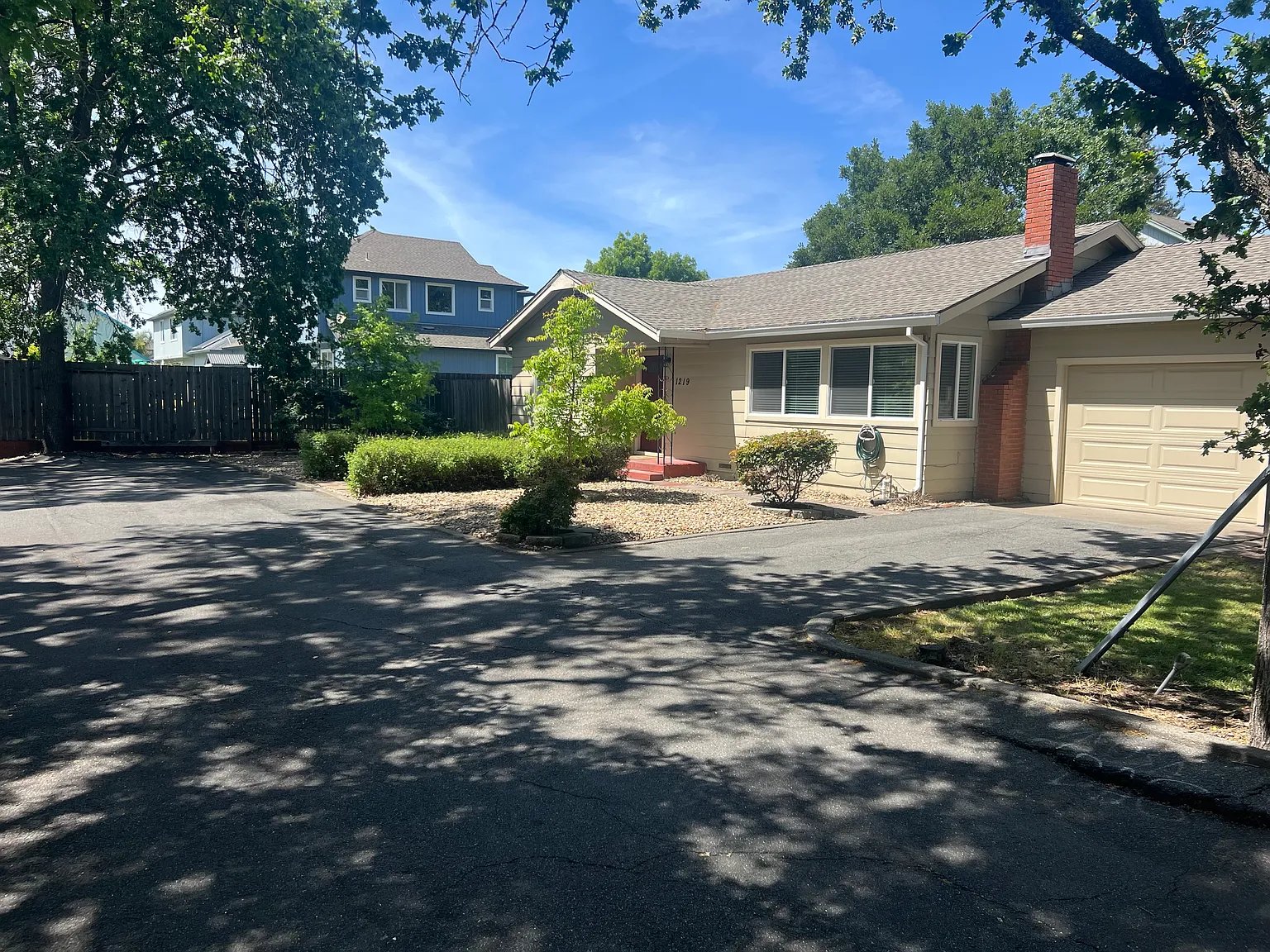 Santa Rosa House: 1219 Burbank Ave