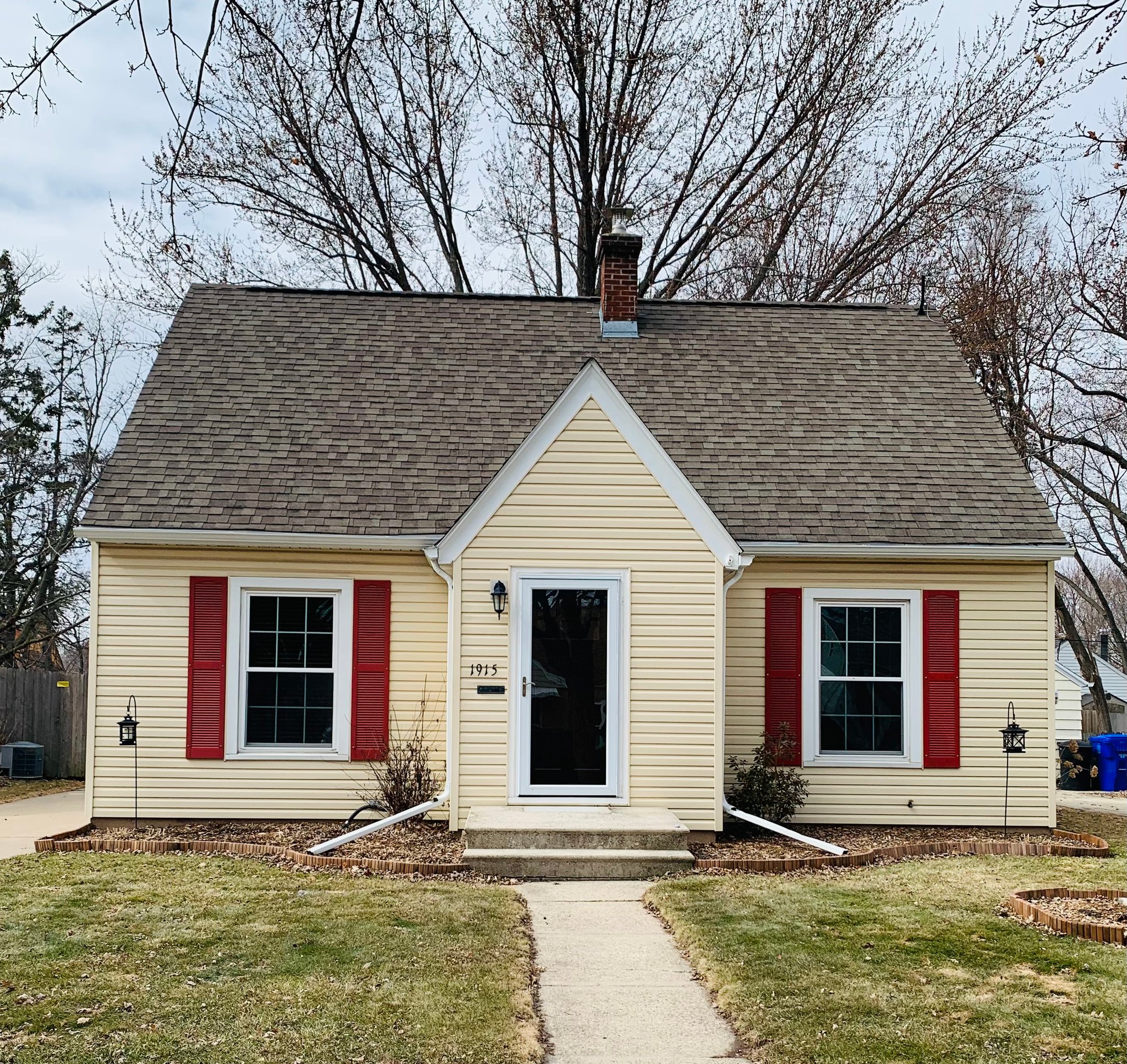 Appleton House: 1915 N Alvin St