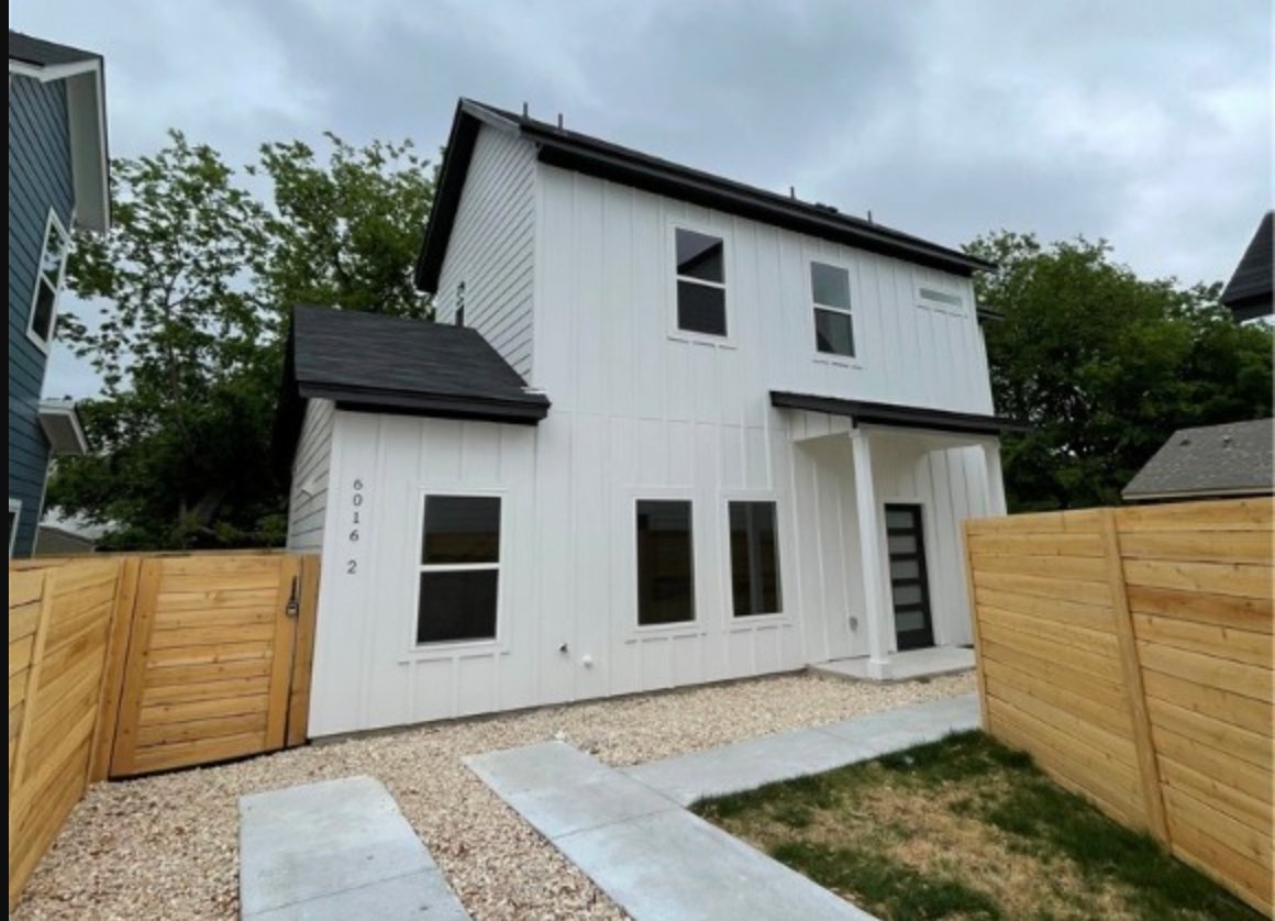 Austin House: 6016 Fairway St