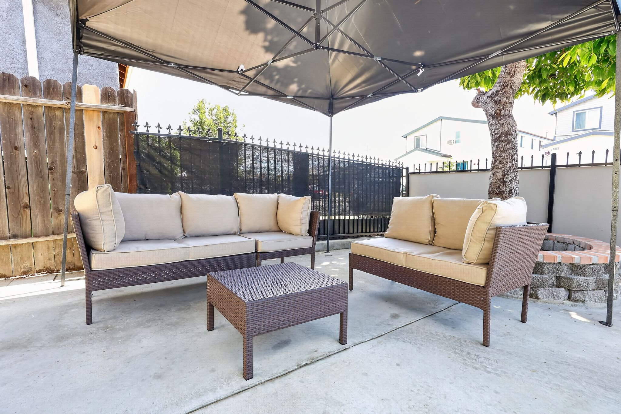 Los Angeles Multiplex: 917 W 62nd Place