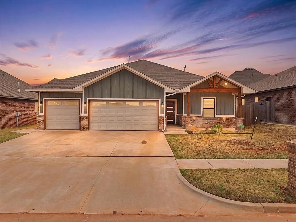 Edmond House: 17820 Morning Sky Ct