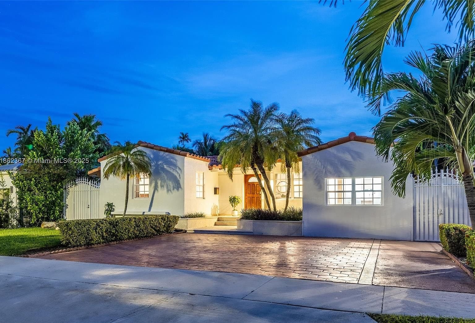 Miami House: 620 SW 22nd Rd