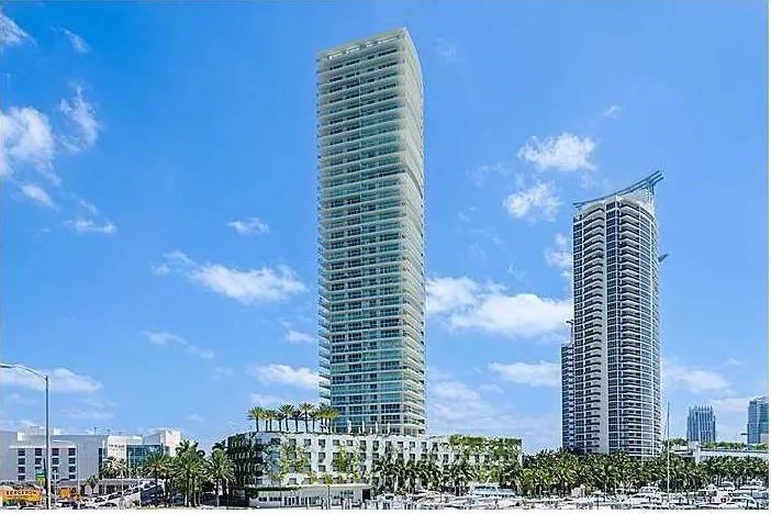 Miami Beach Condo: 450 Alton Rd