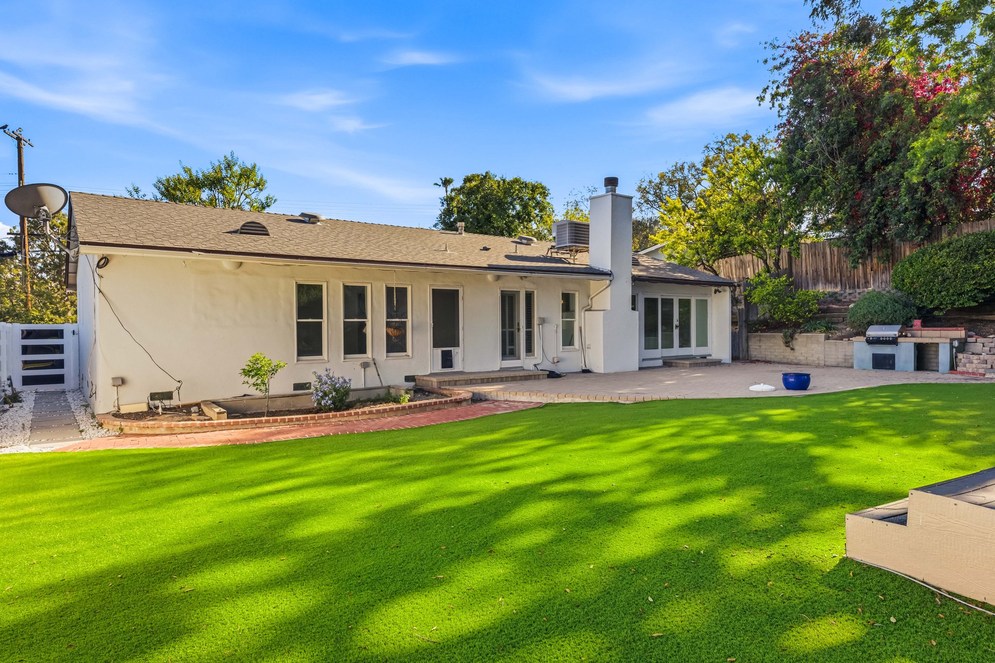 Woodland Hills House: 20305 Aetna Street