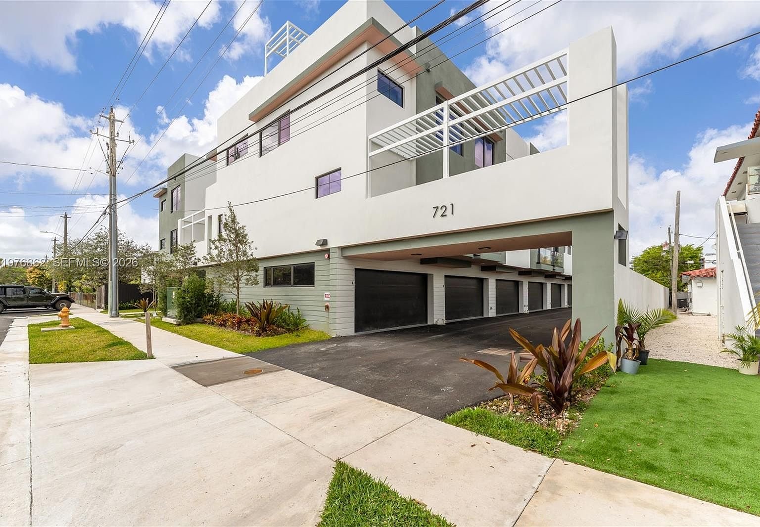 Miami Townhome: 721 SW 11th St