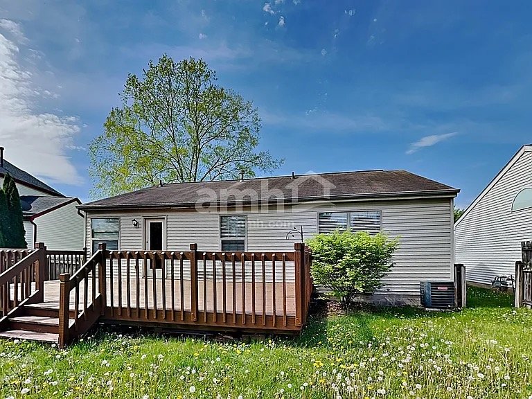 Pickerington House: 3008 Old Warson Dr