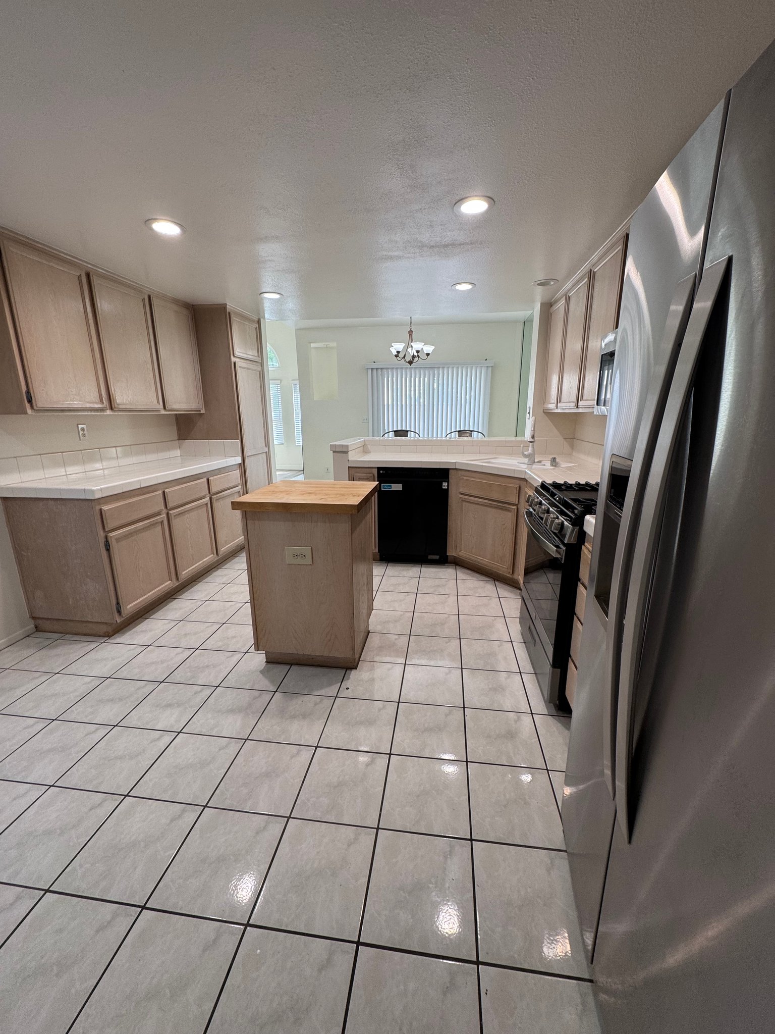 Reseda Townhome: 7314 Laura Ln