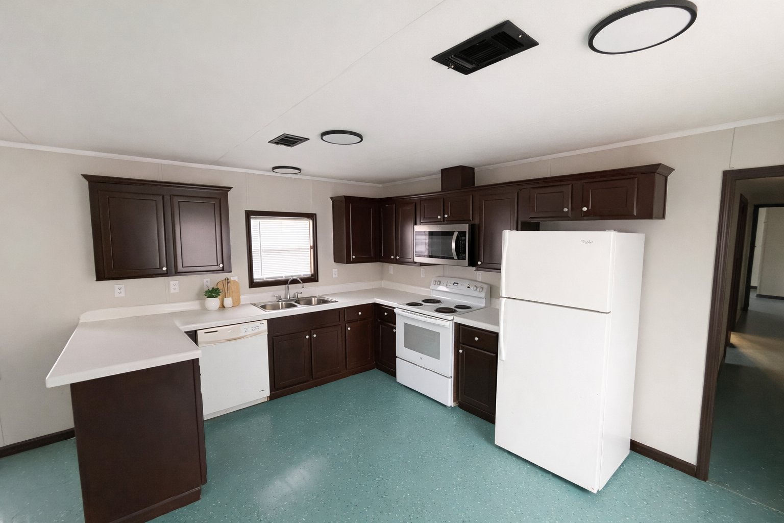 Centralia House: 28 Deerwood Park