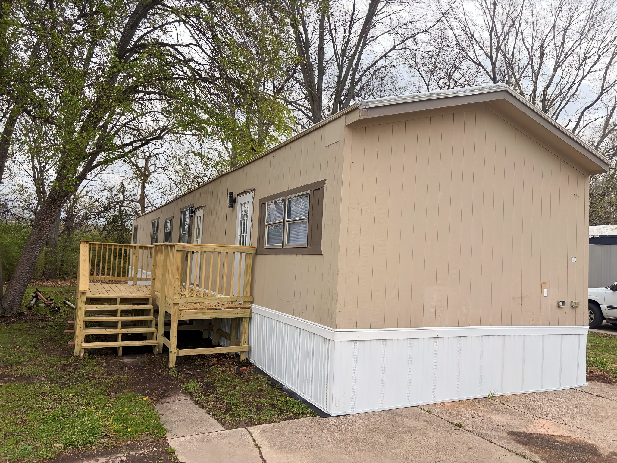 Centralia House: 28 Deerwood Park