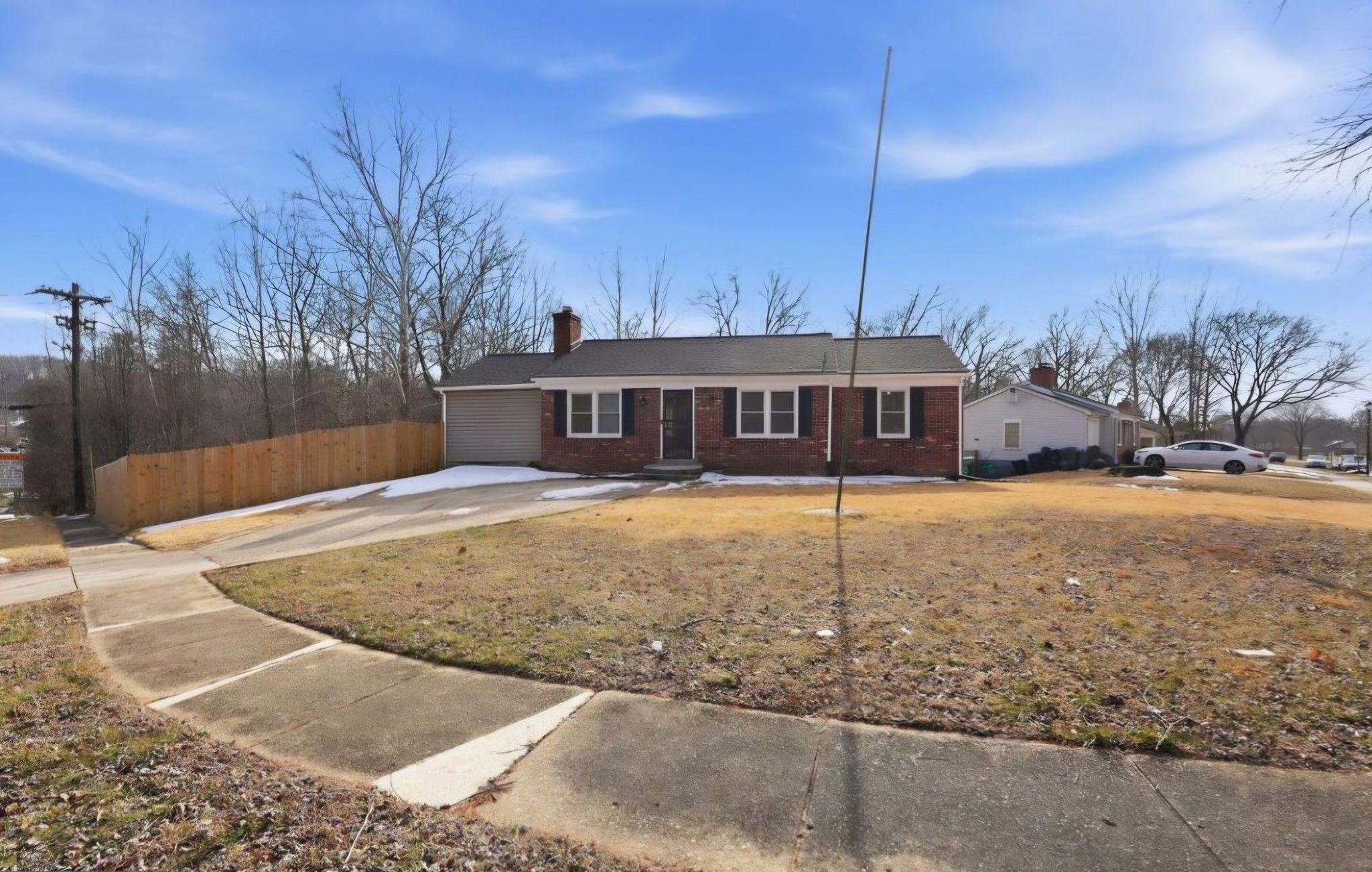 Clinton House: 13001 Windbrook Dr