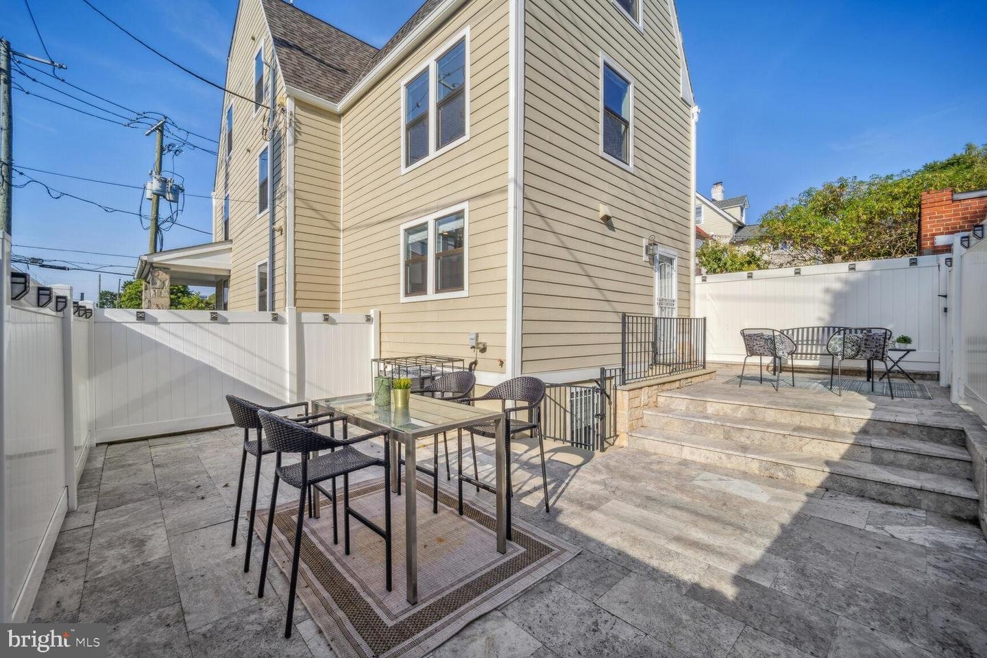 Washington Condo: 901 Lawrence Street NE