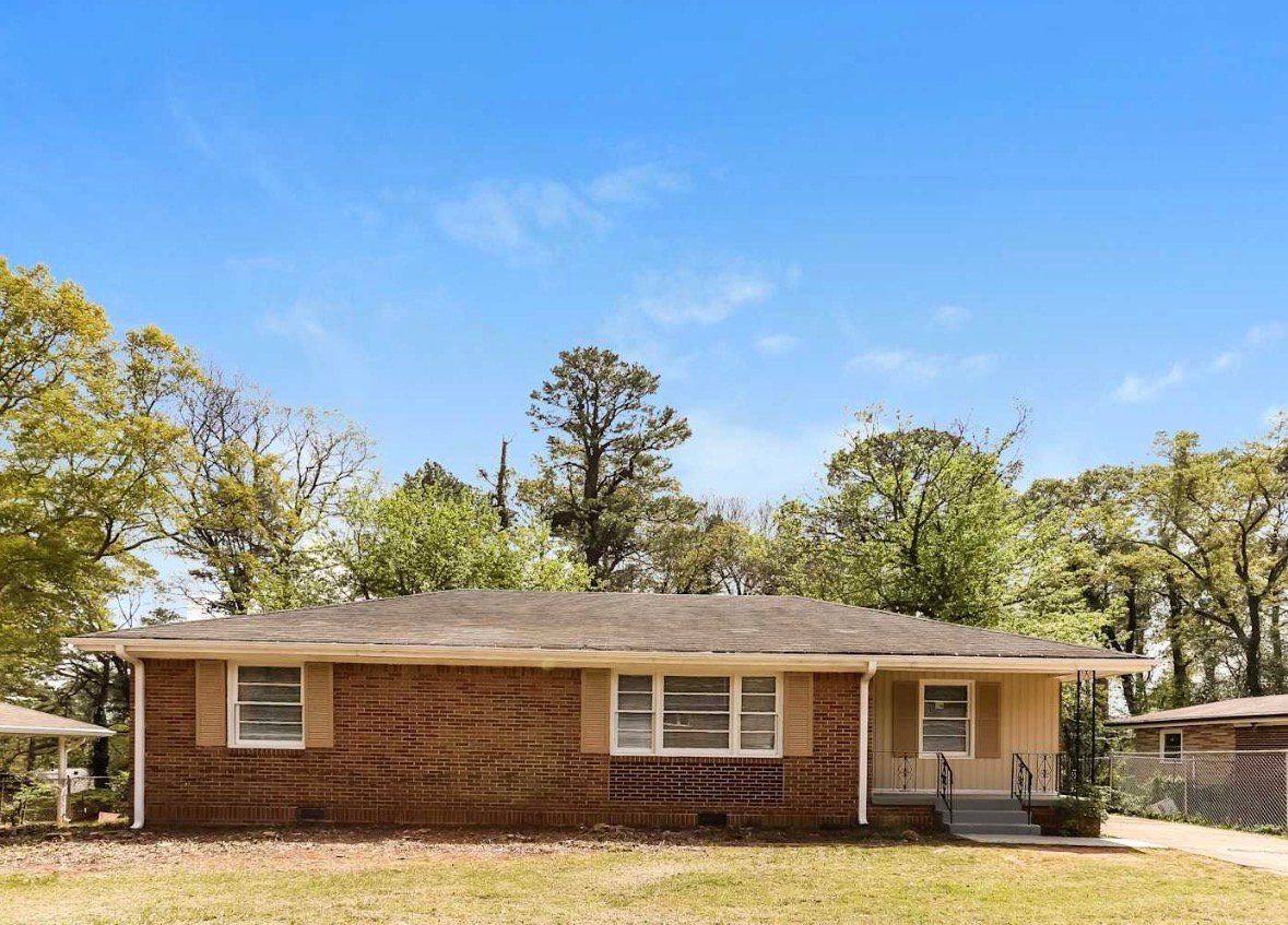 Decatur House: 2121 Cherry Ln,