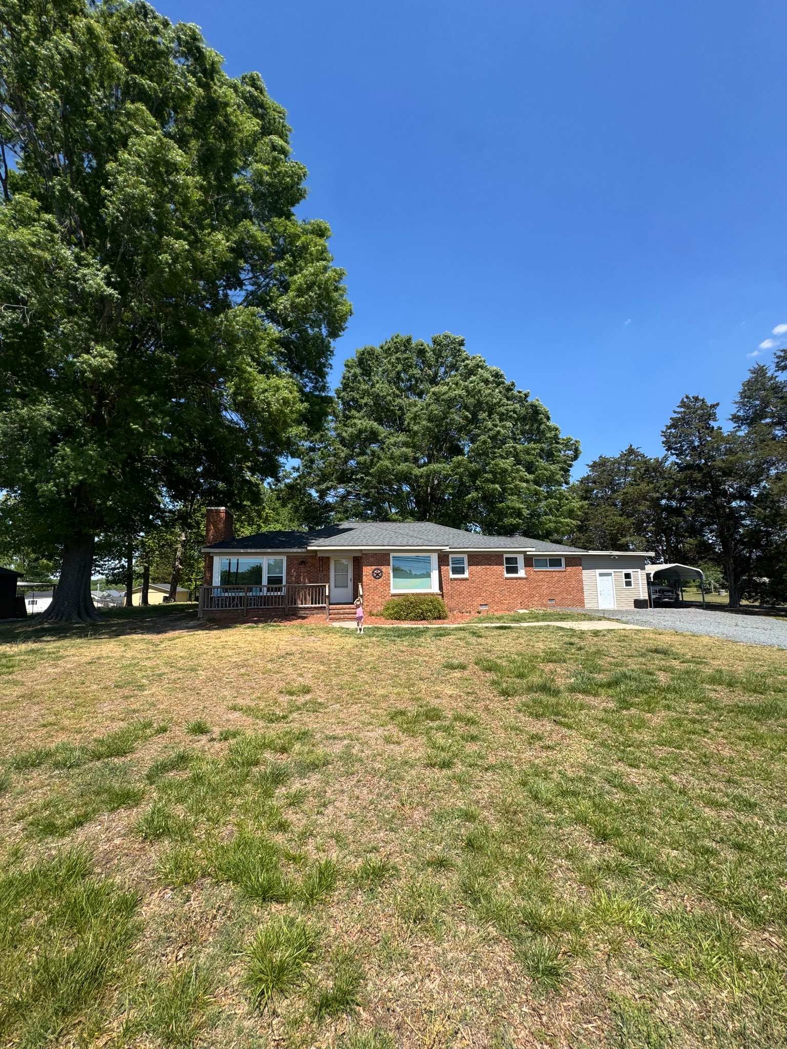 Archdale House: 6047 Suits Rd