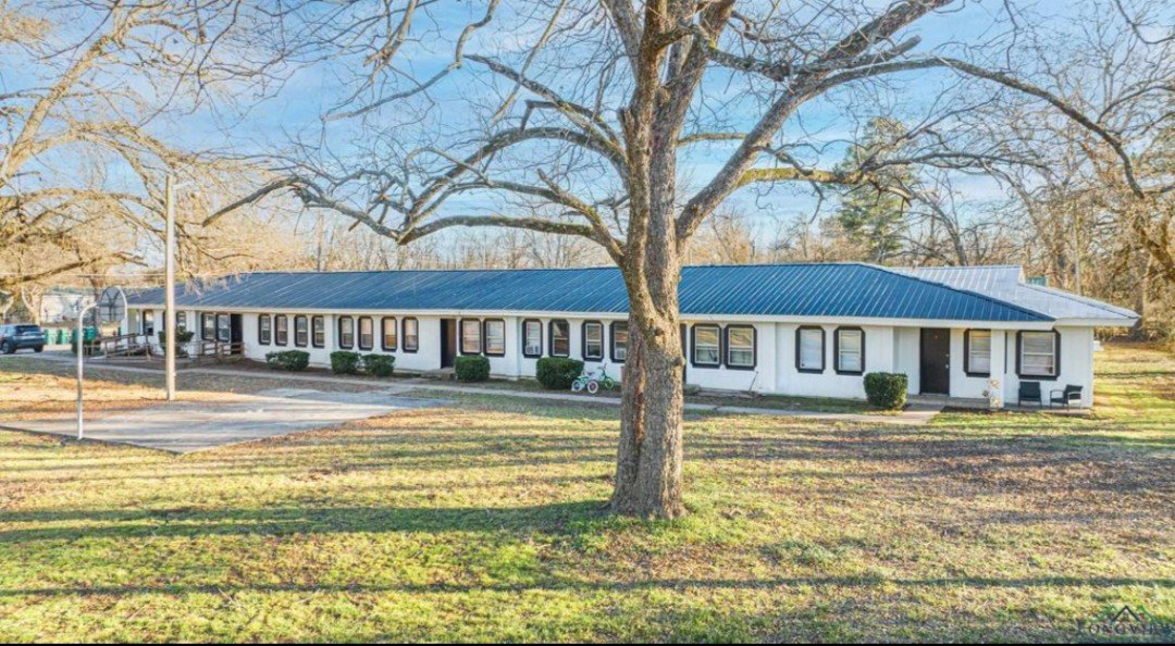 New Boston Apartment: 106 Davis St