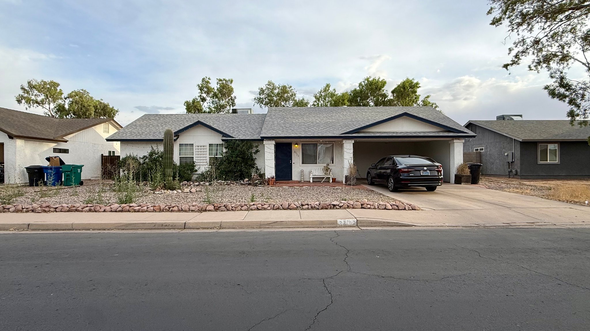 Mesa House: 2733 E Contessa St